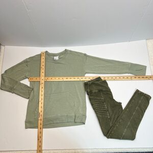 All In Motion/Treasure & Bond 2 Piece Set Legging and Shirt Green, Sz M